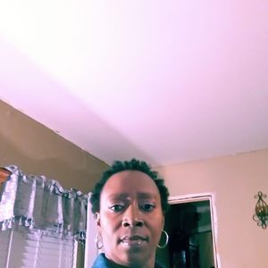 Meet your Posher, Gloria